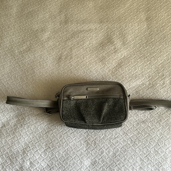 Baggallini Grey Adjustable‎ Crossbody Bag Purse - Picture 6 of 6